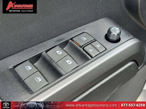 Used 2023 Toyota Tacoma TRD Off-Road w/ TRD Premium Off Road Package AWD/4WD image 20