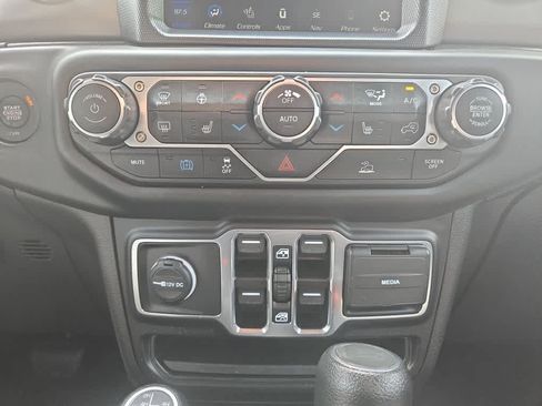 Used 2023 Jeep Wrangler Unlimited w/ Sun & Screen Package AWD/4WD image 27