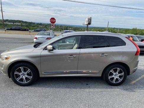 Used 2015 Volvo XC60 T6 w/ Proximity Package AWD/4WD image 8