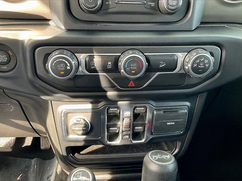 Used 2019 Jeep Wrangler Unlimited Sport S image 15