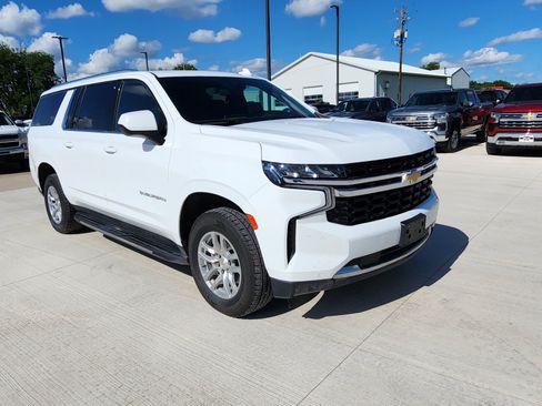 Used 2023 Chevrolet Suburban LS w/ Max Trailering Package AWD/4WD image 3