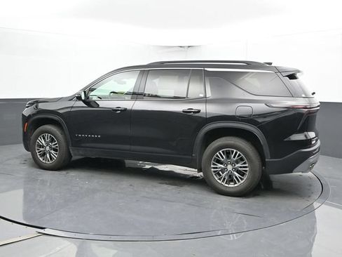 Used 2024 Chevrolet Traverse LT FWD image 9