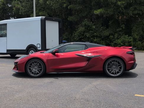 Used 2026 Chevrolet Corvette Z06 RWD image 2