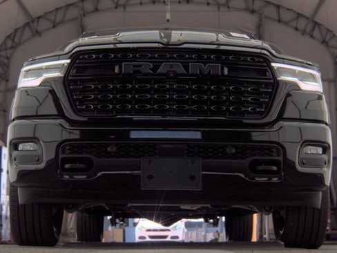 Used 2025 RAM 1500 Limited AWD/4WD image 9