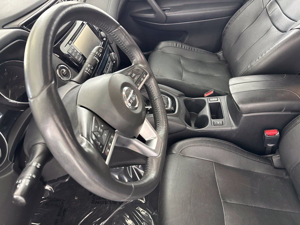 Used 2017 Nissan Rogue SL w/ SL Premium Package AWD/4WD image 22