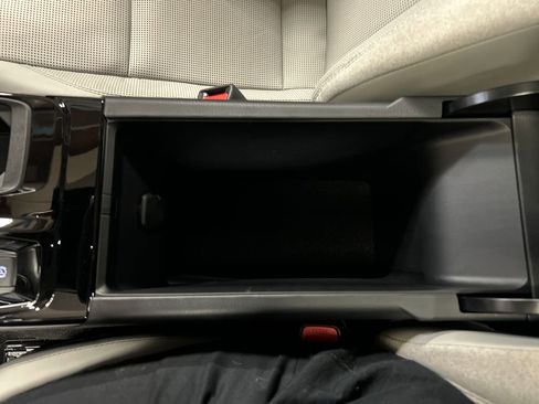 Used 2025 Toyota Camry XLE w/ Premium Plus Package image 25