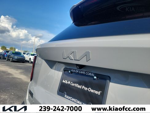 Certified 2024 Kia Sorento SX FWD image 9