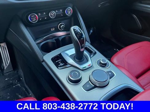 Used 2022 Alfa Romeo Stelvio Veloce AWD/4WD image 26