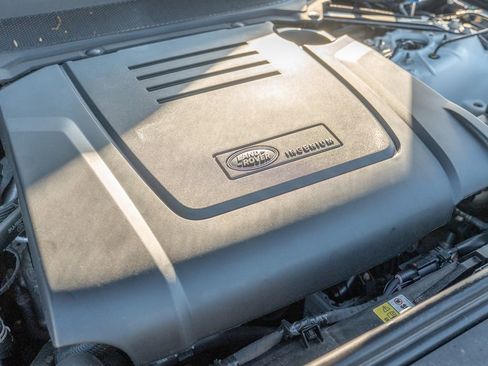 Certified 2024 Land Rover Discovery Dynamic SE image 37