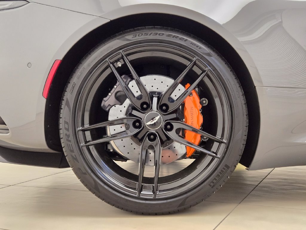 Used 2020 Aston Martin DBS Superleggera RWD image 7