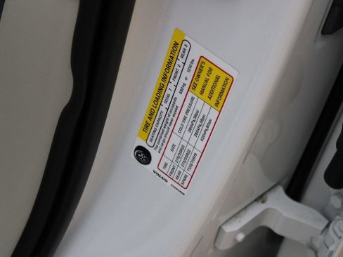 Used 2025 Volvo XC90 B6 Ultra w/ Lounge Package image 33