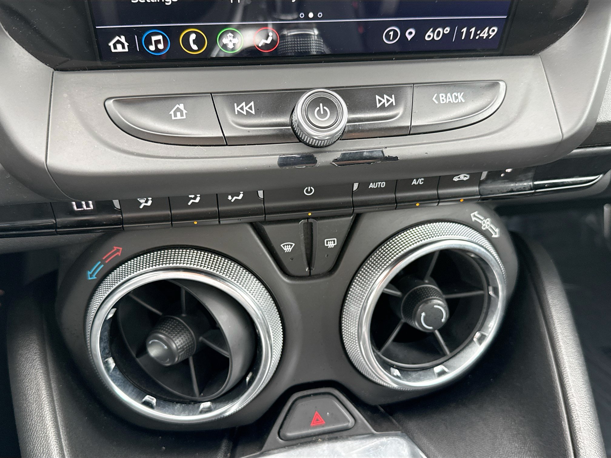 Used 2021 Chevrolet Camaro LT w/ Technology Package RWD image 32
