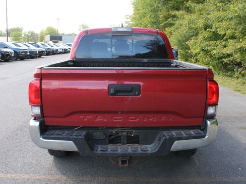 Used 2019 Toyota Tacoma TRD Off-Road AWD/4WD image 6