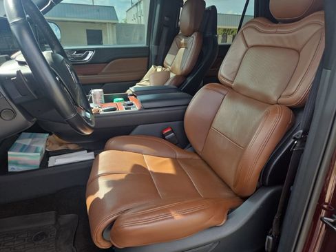 Used 2023 Lincoln Navigator Reserve AWD/4WD image 17