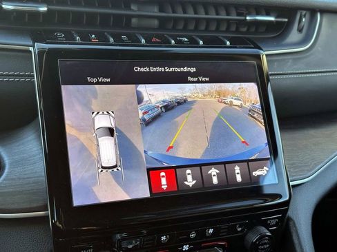 Used 2023 Jeep Grand Cherokee L Limited w/ Luxury Tech Group II image 30