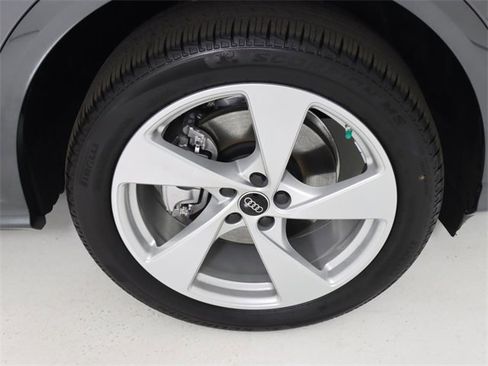 New 2025 Audi Q5 Prestige image 9