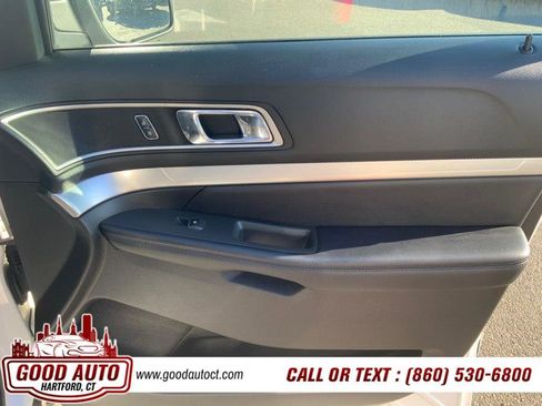 Used 2017 Ford Explorer XLT w/ Equipment Group 202A image 13