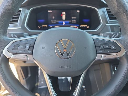 Certified 2022 Volkswagen Tiguan S image 27