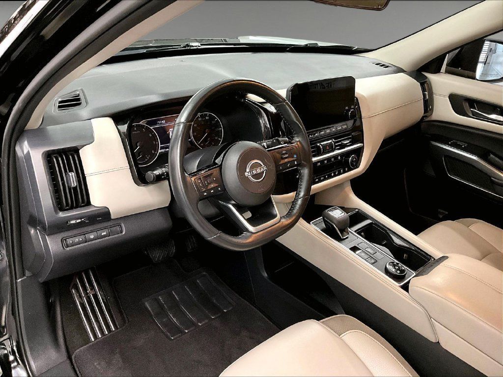 Used 2023 Nissan Pathfinder SL w/ Lighting Package (N92) AWD/4WD image 8