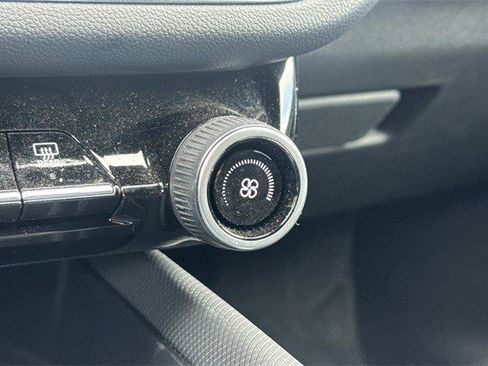 Certified 2024 Chevrolet Equinox EV LT image 30