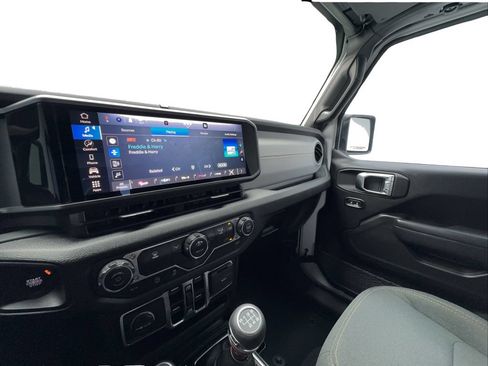 Used 2025 Jeep Wrangler Unlimited Sport AWD/4WD image 41