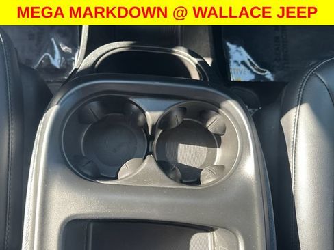 Used 2025 Chrysler Pacifica Select FWD image 24