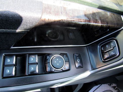 Used 2023 Ford F150 Lariat w/ Equipment Group 502A High image 9