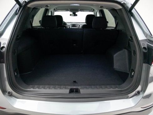 Used 2024 Chevrolet Equinox LT image 9