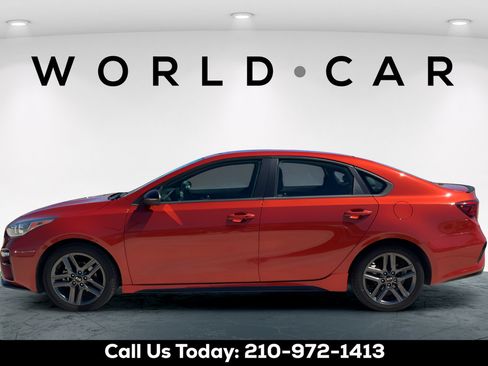 Used 2021 Kia Forte GT-Line w/ GT-Line Premium Package FWD image 4