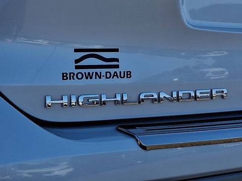 Used 2022 Toyota Highlander Platinum AWD/4WD image 31