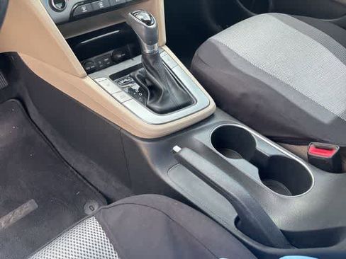 Used 2017 Hyundai Elantra Value Edition FWD image 16