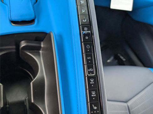 Used 2024 Chevrolet Corvette Stingray Premium Cpe w/ Z51 Performance Package image 28