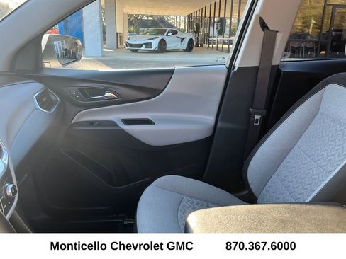 Used 2023 Chevrolet Equinox LT image 16