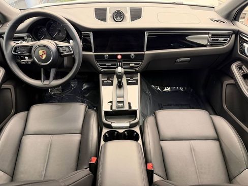 Used 2026 Porsche Macan AWD/4WD image 15