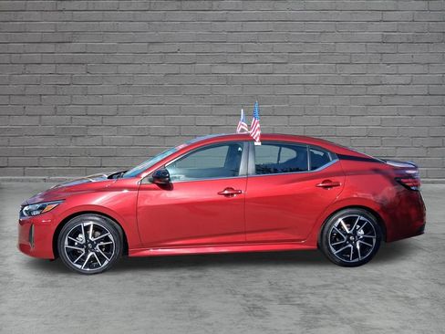 Used 2025 Nissan Sentra SR FWD image 5