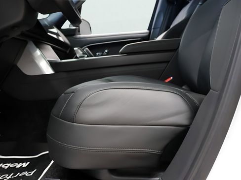 New 2026 Land Rover Range Rover SE AWD/4WD image 32