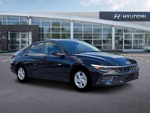 New 2026 Hyundai Elantra SE image 10