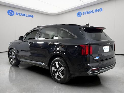 Used 2023 Kia Sorento S w/ Panoramic Sunroof Package FWD image 5
