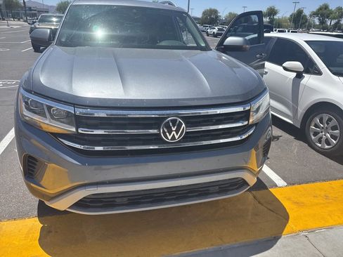Used 2021 Volkswagen Atlas SEL FWD image 2