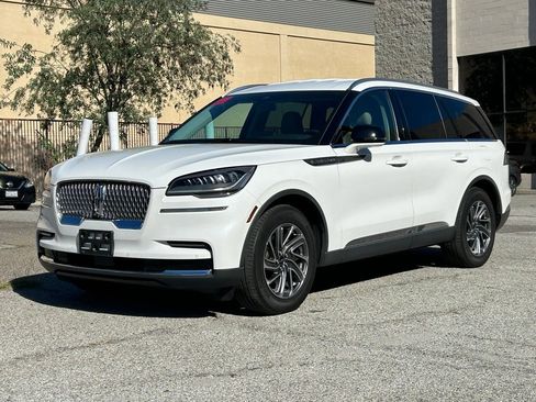 Used 2023 Lincoln Aviator 2WD image 1