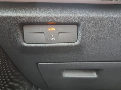 New 2026 Volkswagen Tiguan S image 14