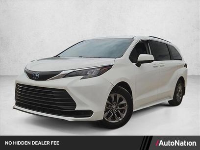 Used 2024 Toyota Sienna LE w/ LE Plus Package