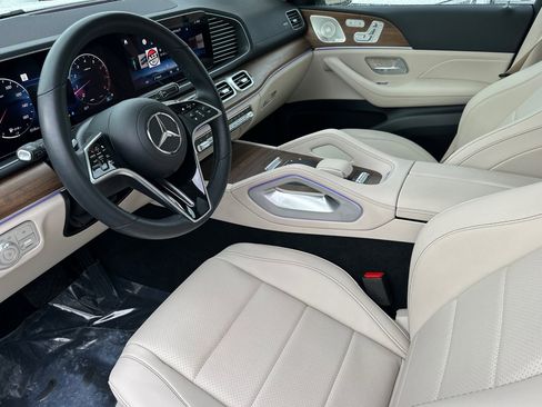 Certified 2025 Mercedes-Benz GLS 450 GLS 450 4MATICﾮ image 10