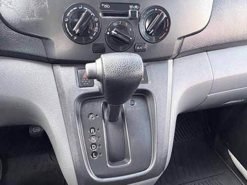 Used 2020 Nissan NV200 S FWD image 19