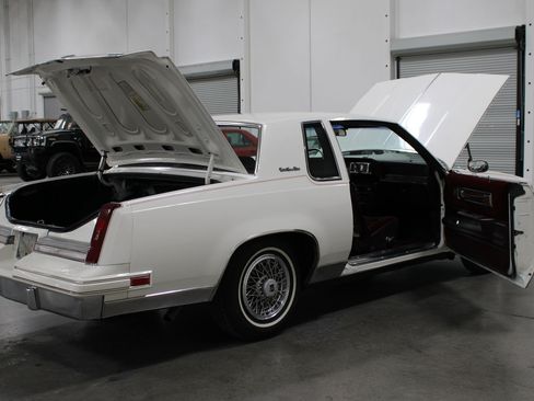 Used 1988 Oldsmobile Cutlass Supreme Classic Brougham RWD image 39