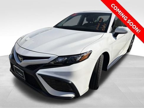 Certified 2024 Toyota Camry SE FWD image 1