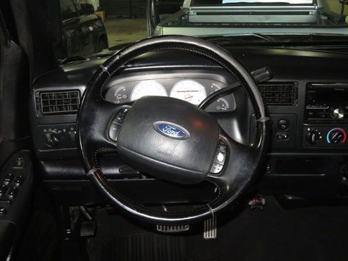 Used 2004 Ford F350 Harley-Davidson image 40