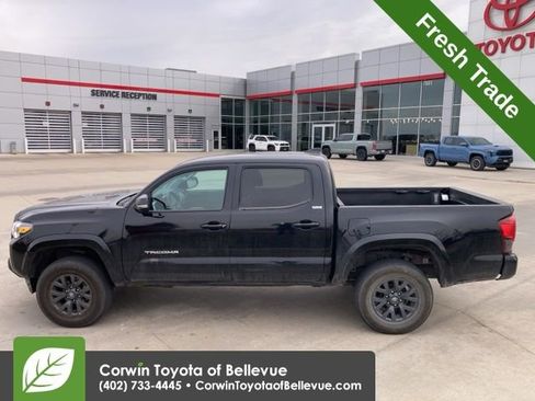 Used 2023 Toyota Tacoma SR5 w/ Technology Package image 7