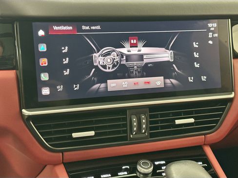 Used 2023 Porsche Cayenne image 16