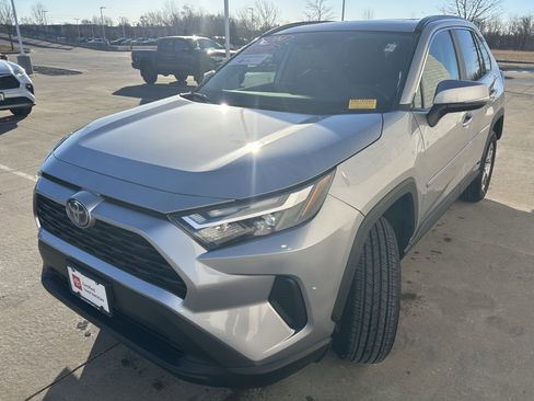 Used 2024 Toyota RAV4 XLE w/ Convenience Package image 3